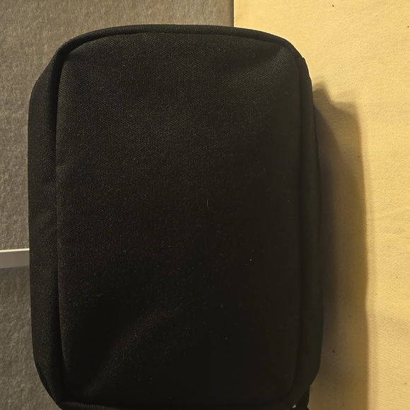 lululemon Toiletry Bag With LA Clippers Logo - Picture 2 of 8